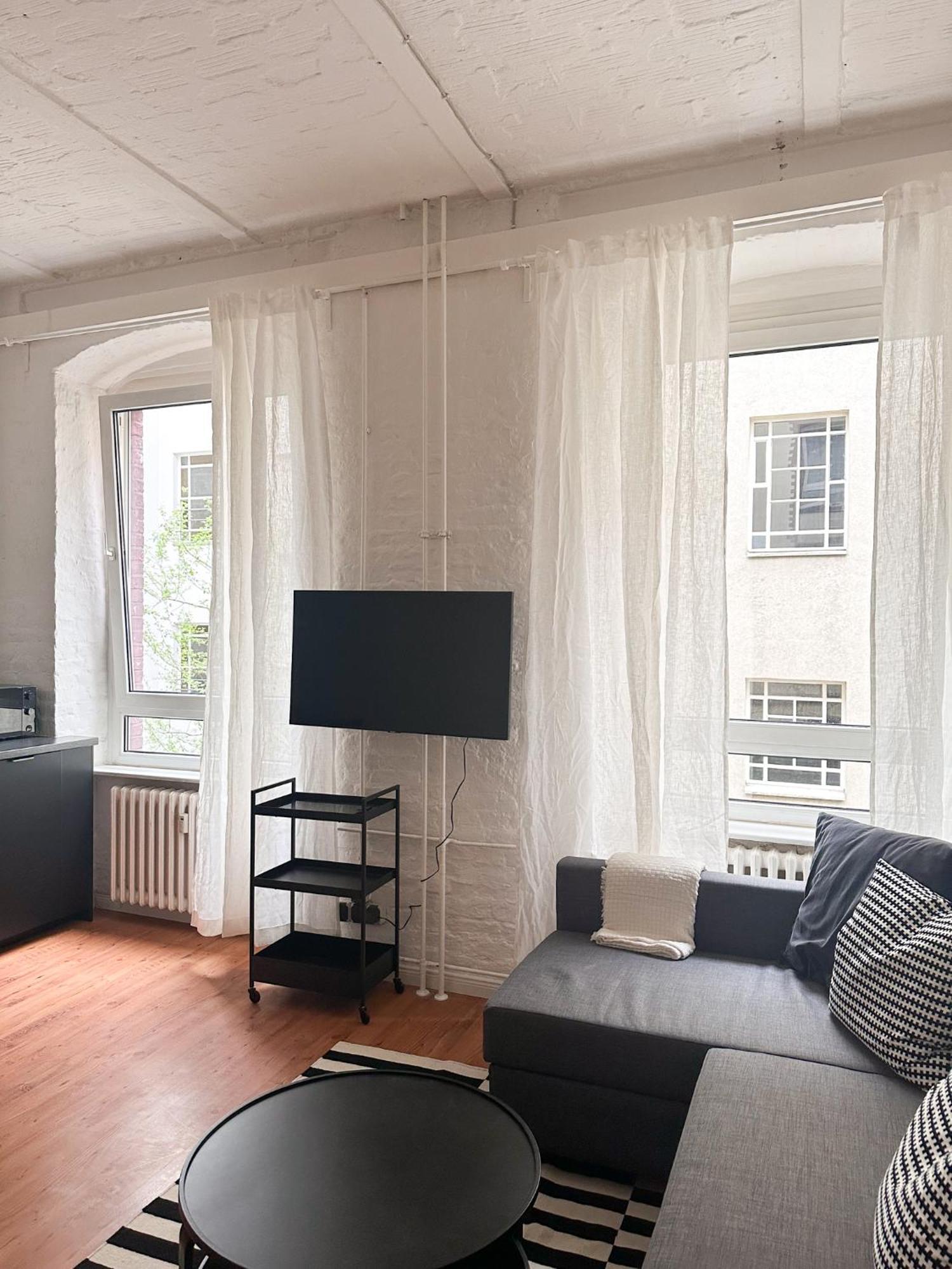 Nook Design-apartments Mit Kueche, Duschbad, Neben U-bahn Station Aber Ruhig Gelegen Берлин