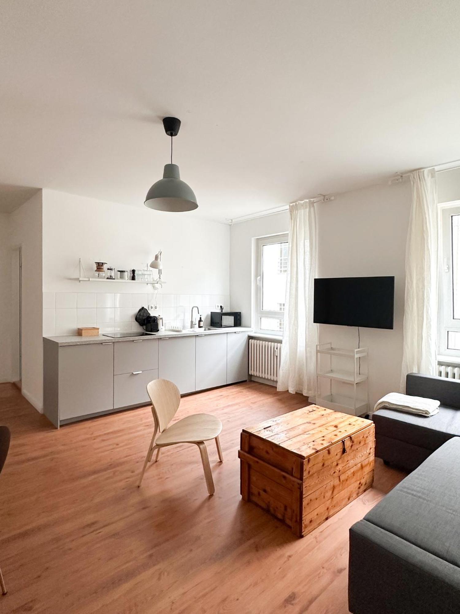 Nook Design-apartments Mit Kueche, Duschbad, Neben U-bahn Station Aber Ruhig Gelegen Апартаменты