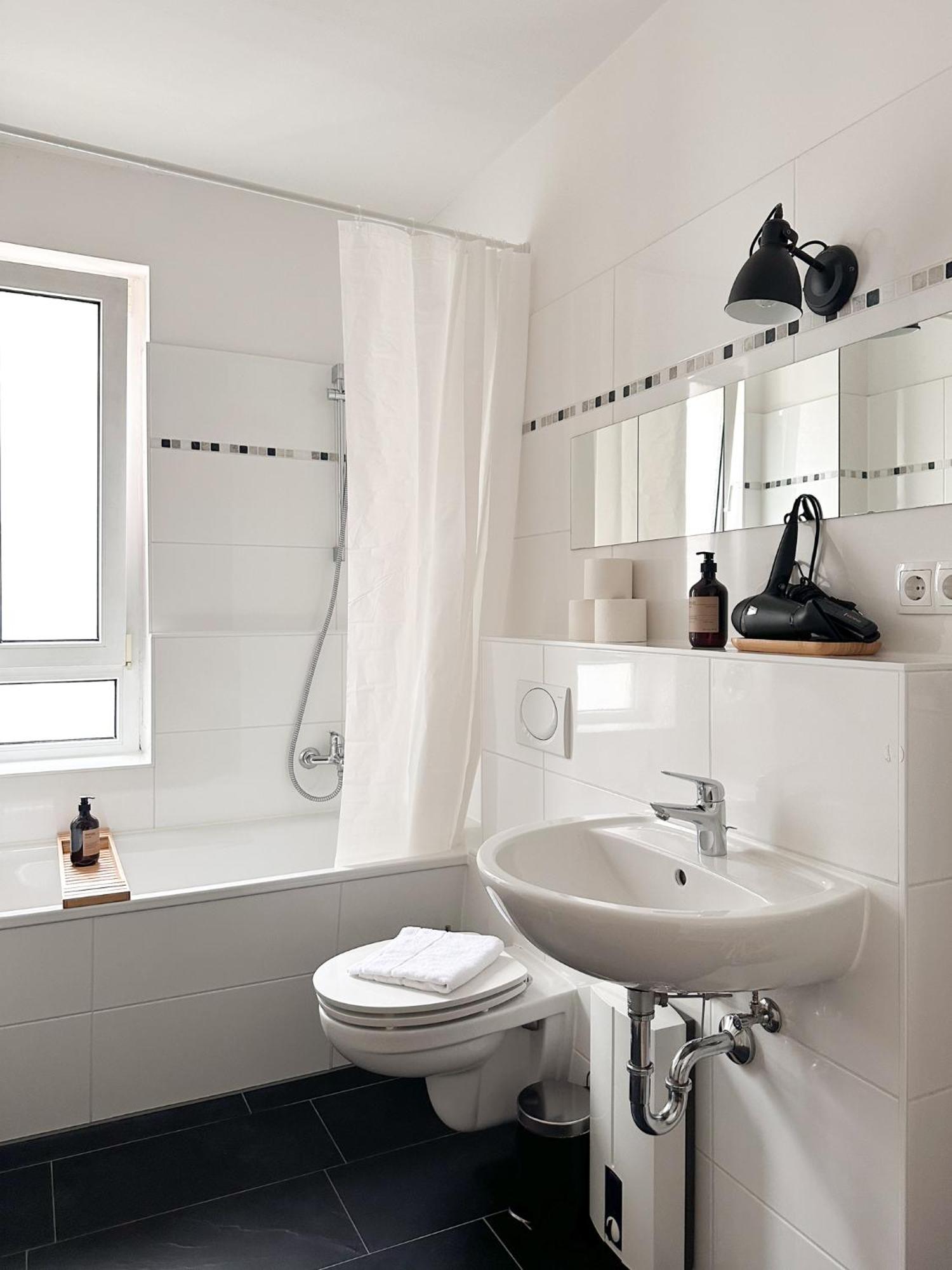 Nook Design-apartments Mit Kueche, Duschbad, Neben U-bahn Station Aber Ruhig Gelegen Апартаменты