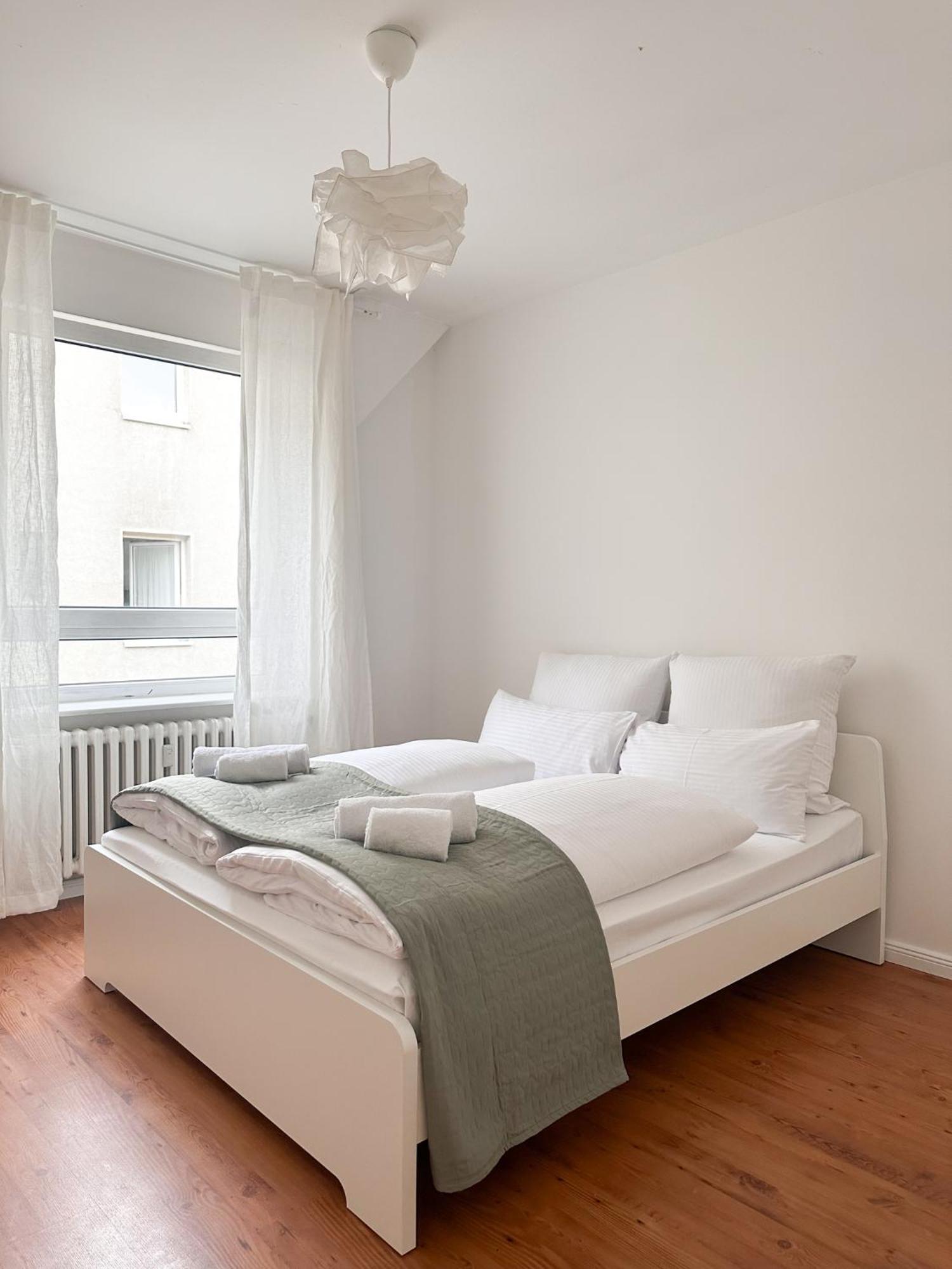 Апартаменты Nook Design-apartments Mit Kueche, Duschbad, Neben U-bahn Station Aber Ruhig Gelegen